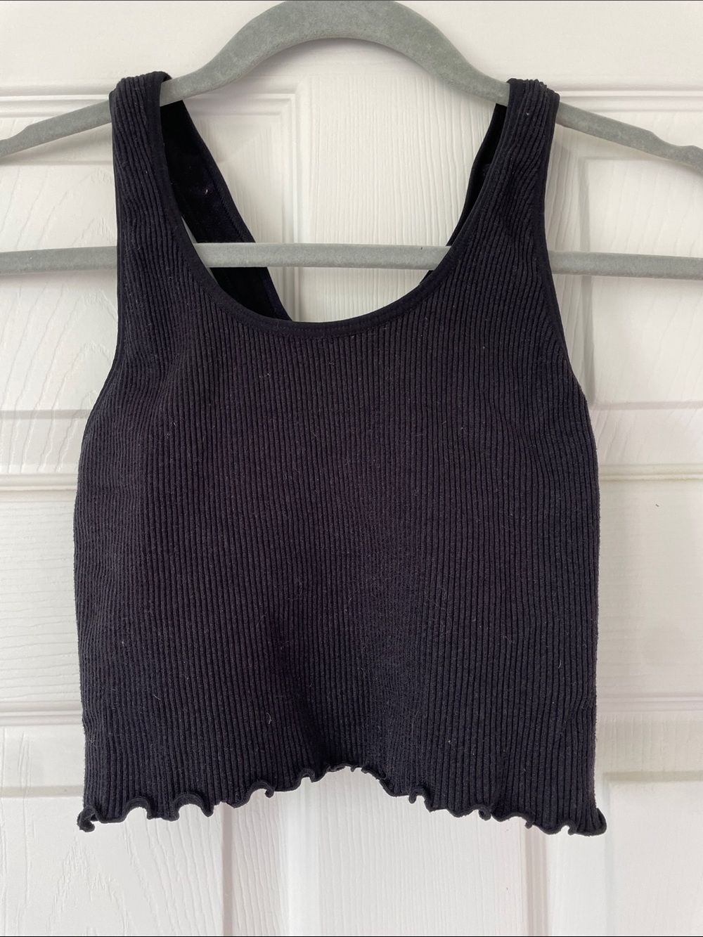 90 Degree Black Ribbed Lettuce-Hem Tank Top - S
